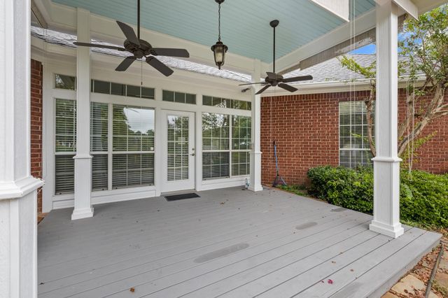 210 Lavender Ln, Longview, TX 75605