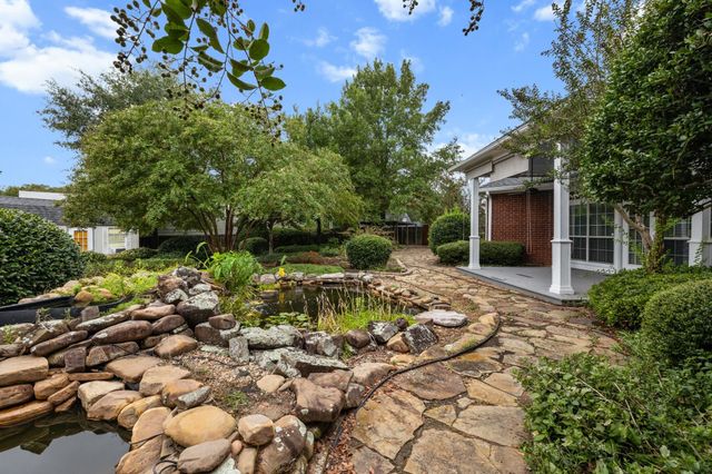 210 Lavender Ln, Longview, TX 75605