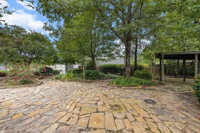 210 Lavender Ln, Longview, TX 75605