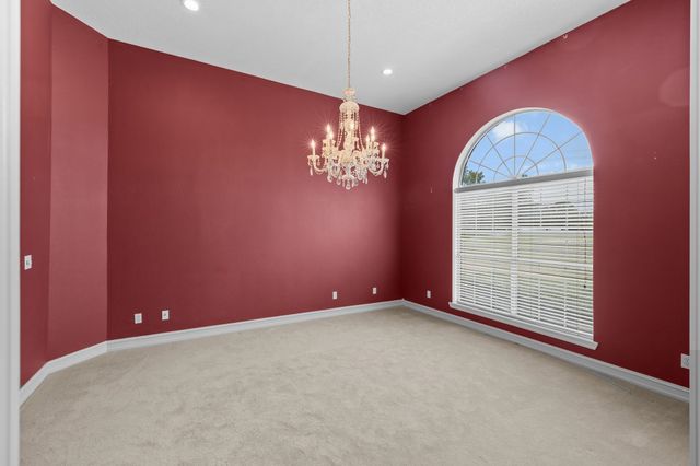 210 Lavender Ln, Longview, TX 75605