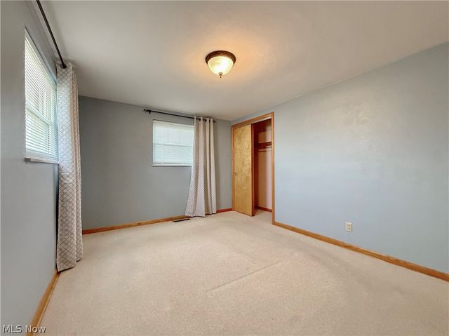 282 N Meadowlark Drive, Williamstown, WV 26187