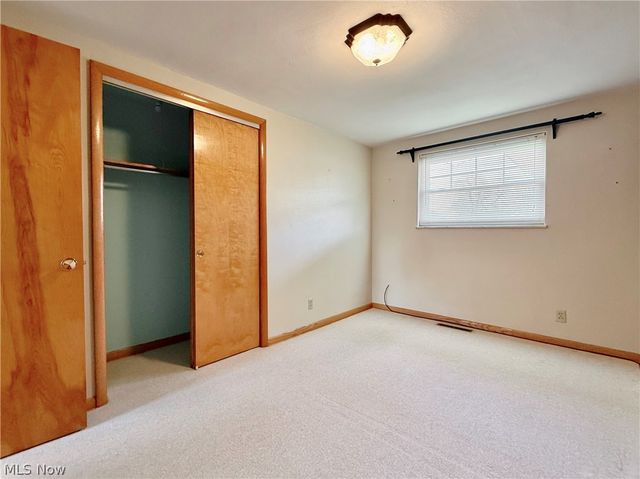 282 N Meadowlark Drive, Williamstown, WV 26187