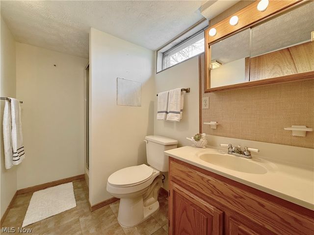 282 N Meadowlark Drive, Williamstown, WV 26187