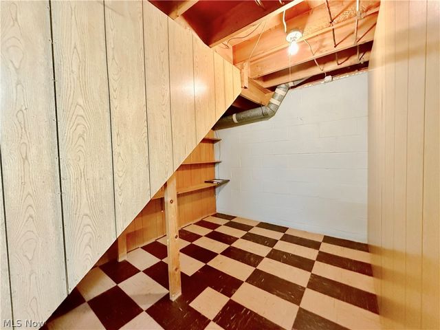 282 N Meadowlark Drive, Williamstown, WV 26187