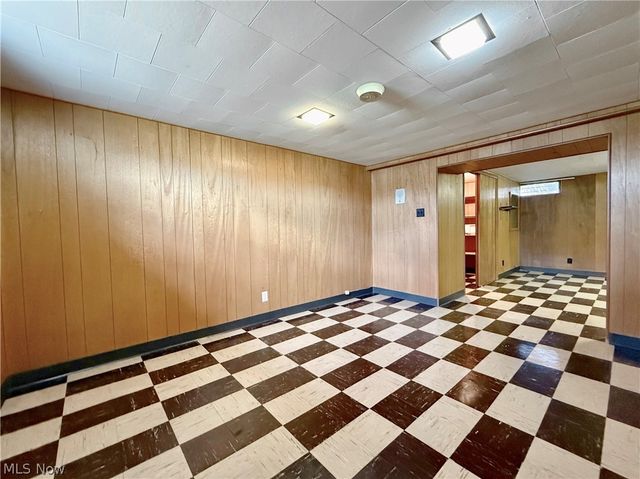 282 N Meadowlark Drive, Williamstown, WV 26187