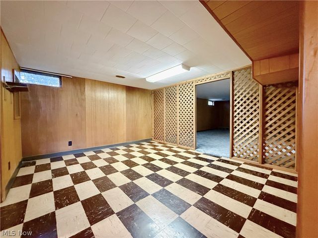 282 N Meadowlark Drive, Williamstown, WV 26187