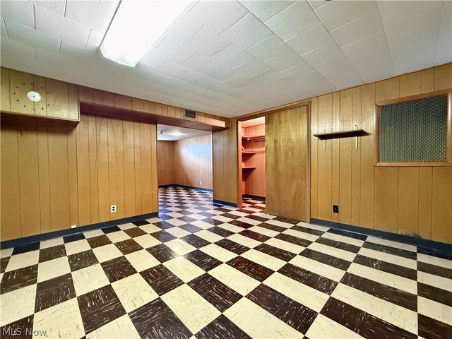 282 N Meadowlark Drive, Williamstown, WV 26187