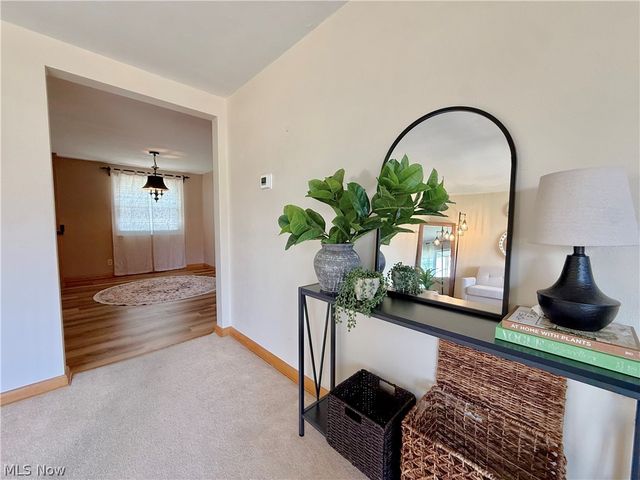 282 N Meadowlark Drive, Williamstown, WV 26187