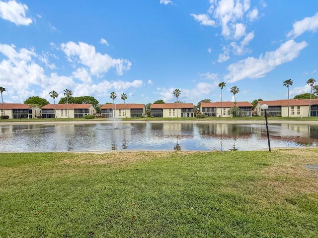 10223 N Circle Lake Drive 102, Boynton Beach, FL 33437