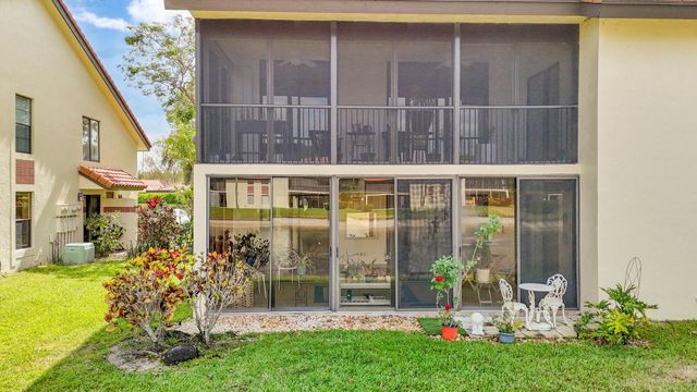 10223 N Circle Lake Drive 102, Boynton Beach, FL 33437