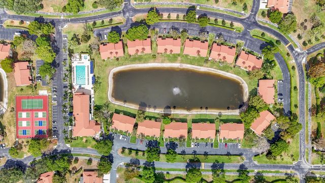10223 N Circle Lake Drive 102, Boynton Beach, FL 33437