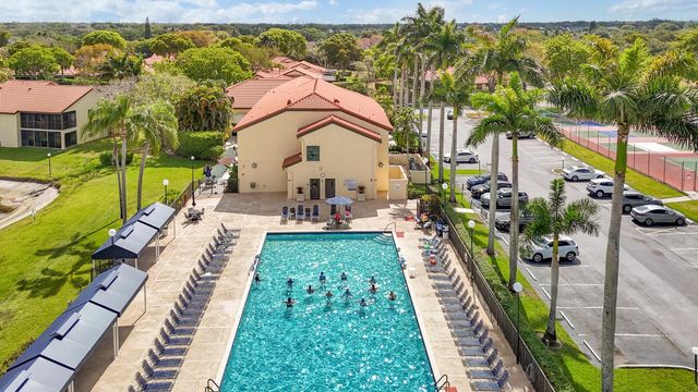 10223 N Circle Lake Drive 102, Boynton Beach, FL 33437