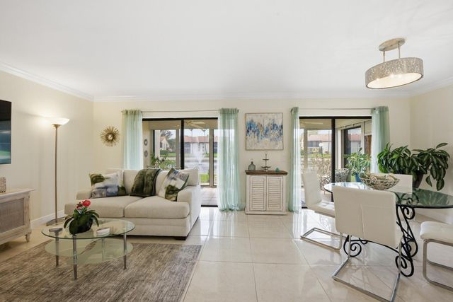 10223 N Circle Lake Drive 102, Boynton Beach, FL 33437