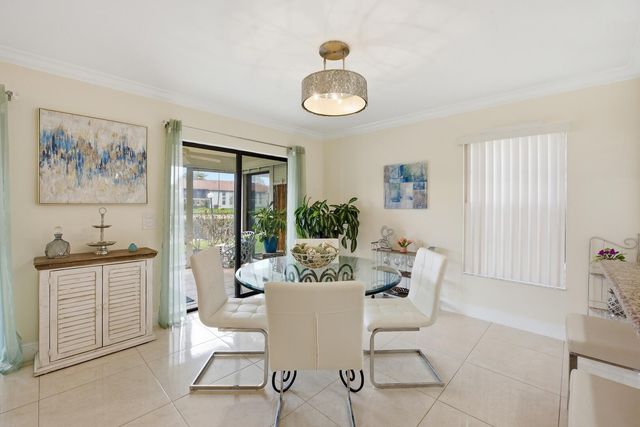 10223 N Circle Lake Drive 102, Boynton Beach, FL 33437