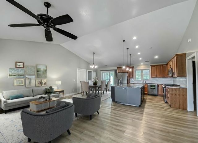 146 Nichols Circle, Yellville, AR 72687