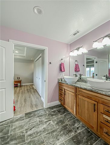 146 Nichols Circle, Yellville, AR 72687