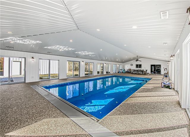 146 Nichols Circle, Yellville, AR 72687