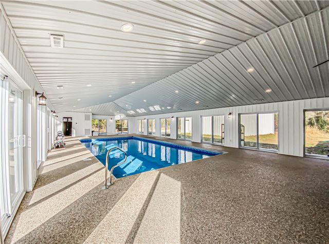 146 Nichols Circle, Yellville, AR 72687