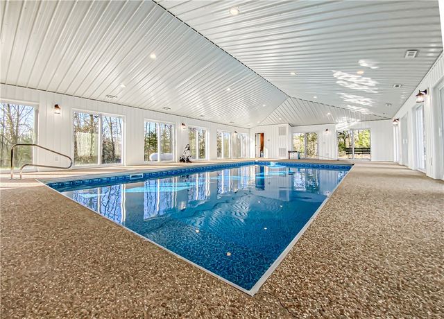 146 Nichols Circle, Yellville, AR 72687