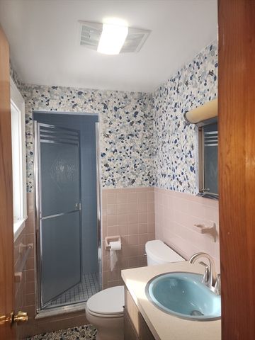 64 Francis 1, Revere, MA 02151