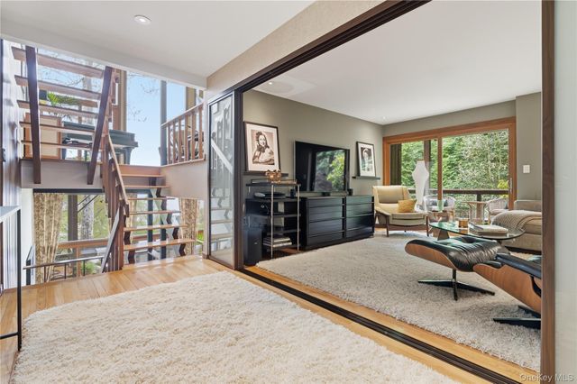 893 Route 9W S, Nyack, NY 10960