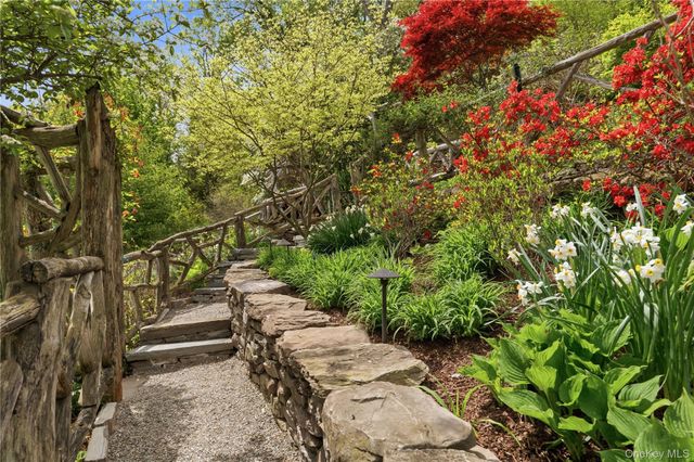 893 Route 9W S, Nyack, NY 10960