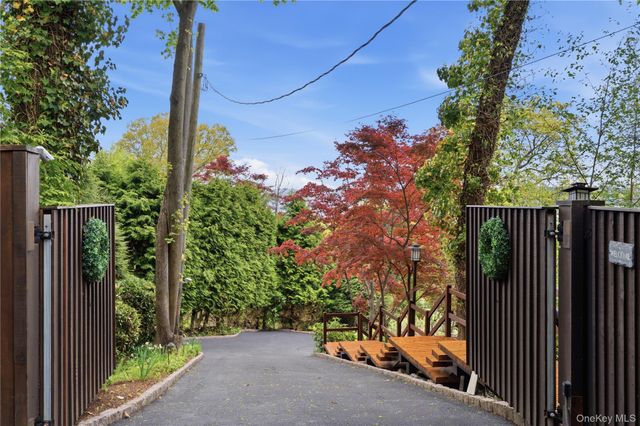 893 Route 9W S, Nyack, NY 10960