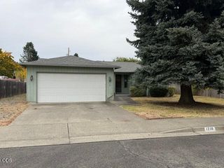 1710 SW Brownell Avenue, Grants Pass, OR 97526