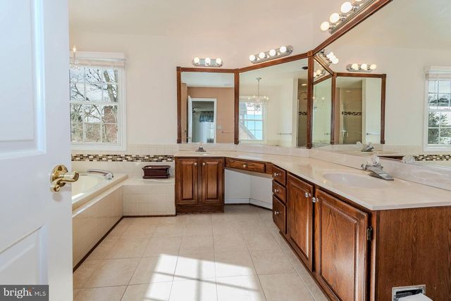 1306 PERSIMMONTREE CT, Crofton, MD 21114