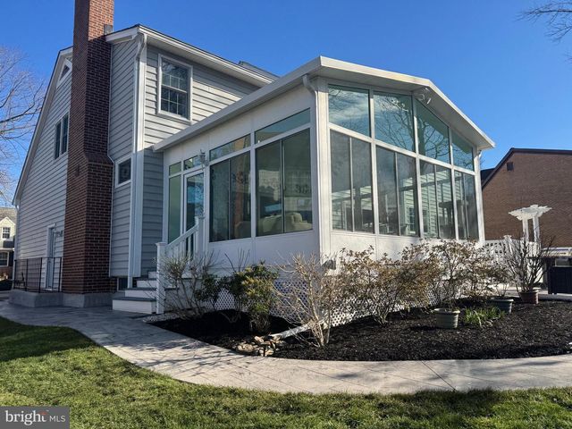 1306 PERSIMMONTREE CT, Crofton, MD 21114