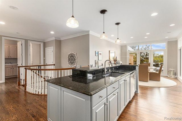 6997 Oakhurst Ridge Road, Clarkston, MI 48348