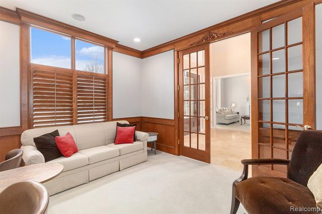 6997 Oakhurst Ridge Road, Clarkston, MI 48348