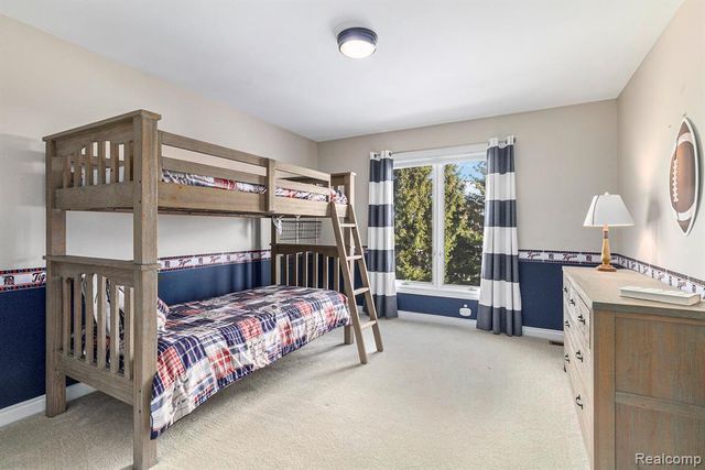 6997 Oakhurst Ridge Road, Clarkston, MI 48348