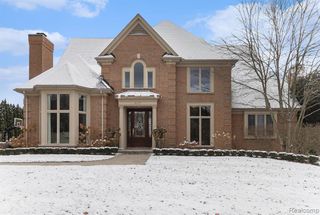 6997 Oakhurst Ridge Road, Clarkston, MI 48348