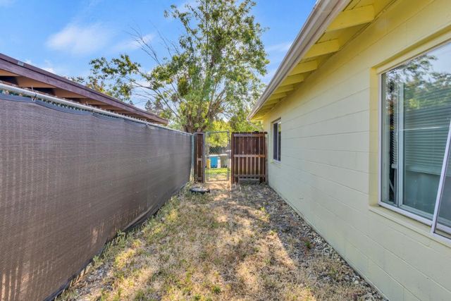 1194 Rosemary Ln, Yuba City, CA 95991