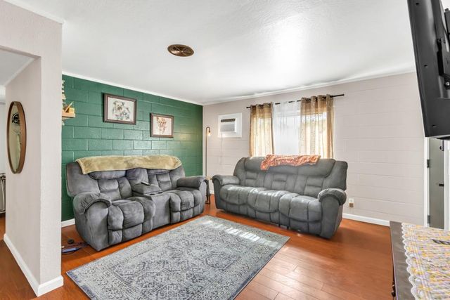 1194 Rosemary Ln, Yuba City, CA 95991