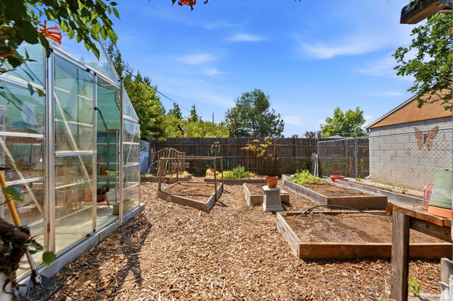 6259 S BOXWOOD RD, Holladay, UT 84121