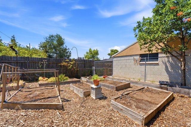 6259 S BOXWOOD RD, Holladay, UT 84121