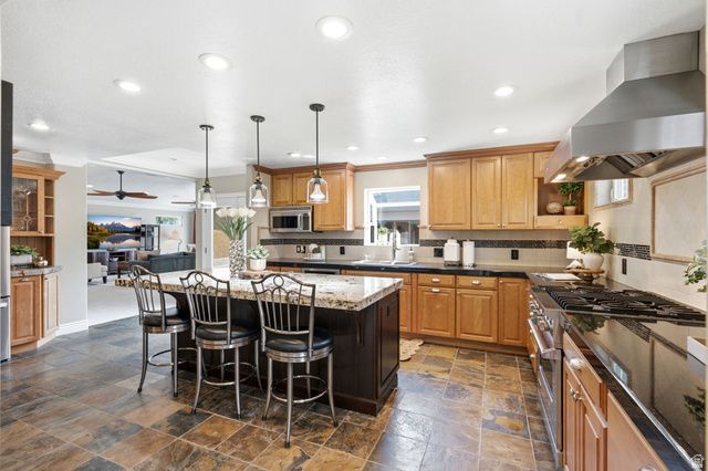 6259 S BOXWOOD RD, Holladay, UT 84121