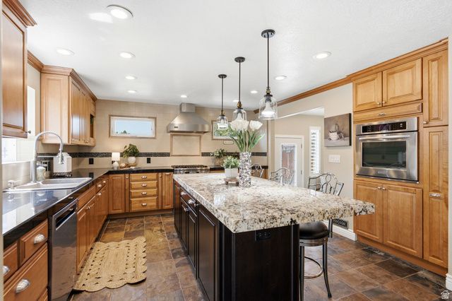 6259 S BOXWOOD RD, Holladay, UT 84121