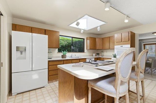 425 Exeter Place, Marina, CA 93933