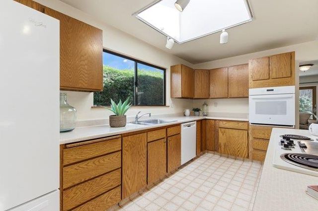 425 Exeter Place, Marina, CA 93933