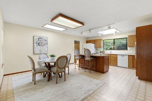 425 Exeter Place, Marina, CA 93933