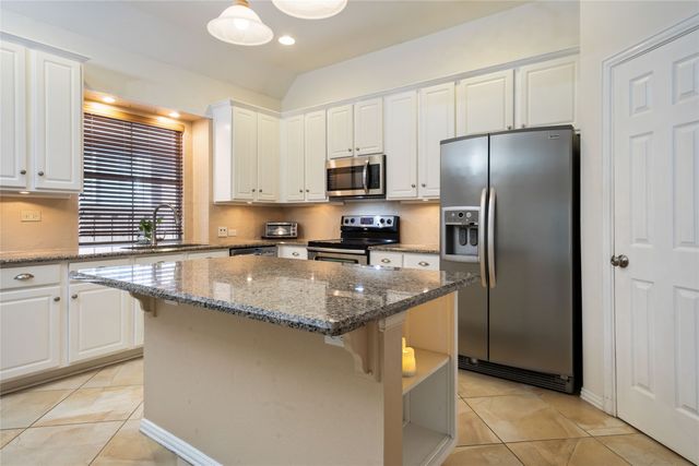 6048 Cypress Cove Drive, The Colony, TX 75056