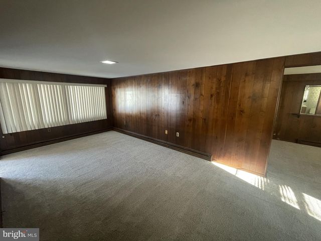 2714 BARDELL DR, Wilmington, DE 19808