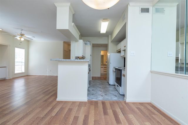 1330 Old Spanish Trail 8212, Houston, TX 77054