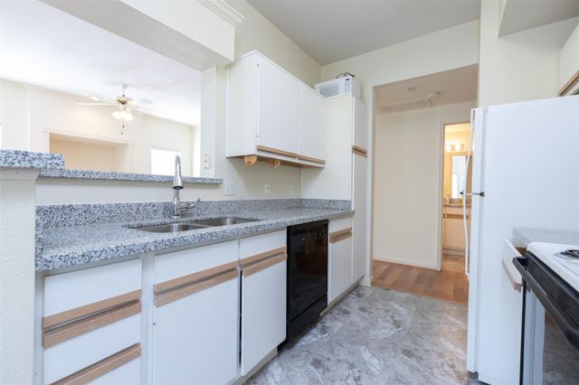 1330 Old Spanish Trail 8212, Houston, TX 77054