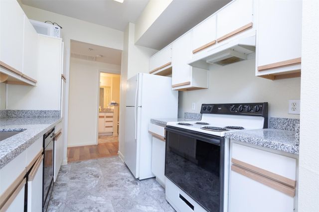 1330 Old Spanish Trail 8212, Houston, TX 77054