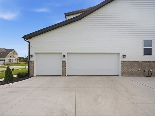 6089 Lincolnshire Drive, Saline, MI 48176