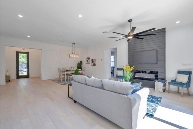 4307 S CLARK AVENUE, Tampa, FL 33611